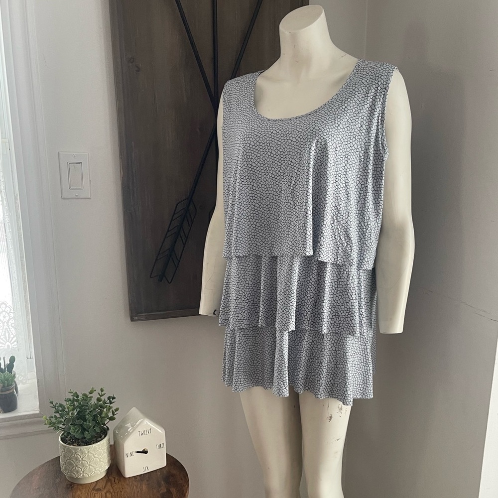 DKR Tiered Sleeveless Blouse Size 2X